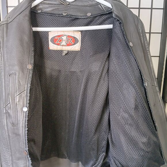 ZR1 Men's Leather Jacket with Pockets Size 44 - Picture 4 of 6